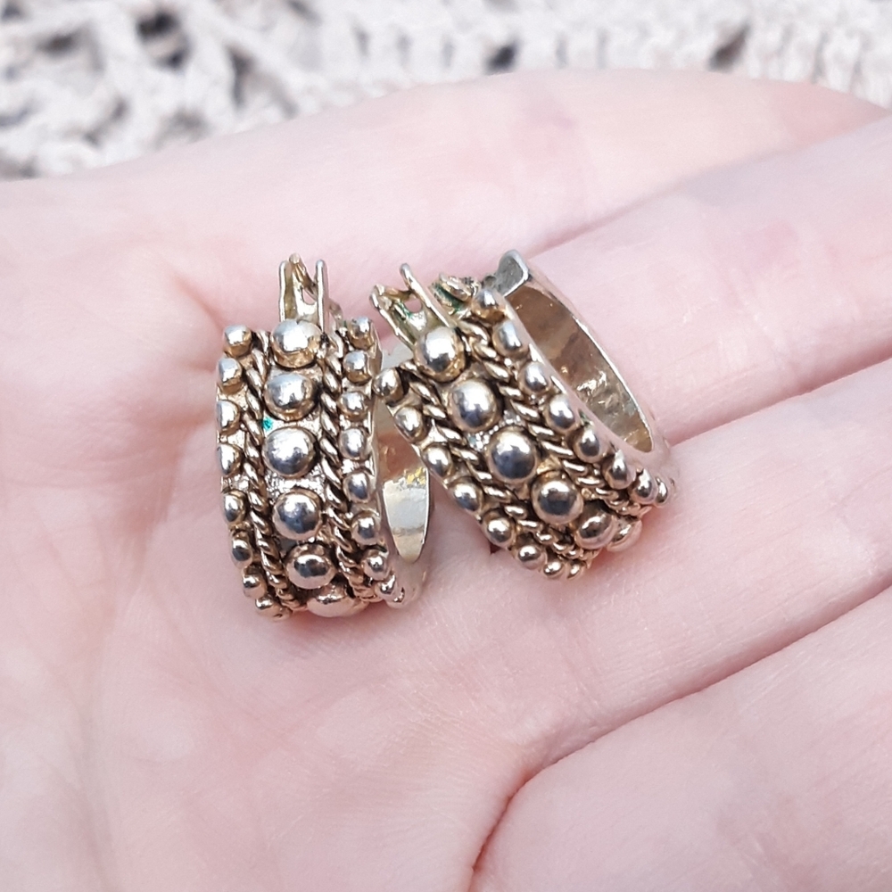 Monet Vintage Goldtone Beaded Texture Elegant Huggie Hoop Signed Earrings Rope